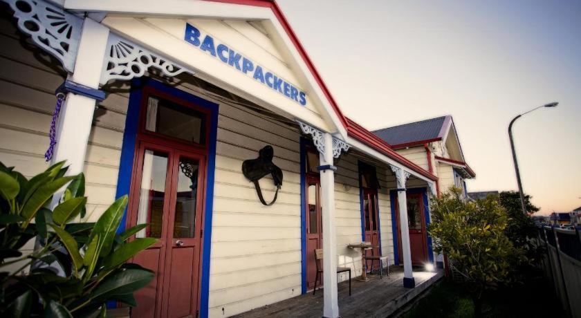 Stables Lodge Backpackers Нейпир Экстерьер фото